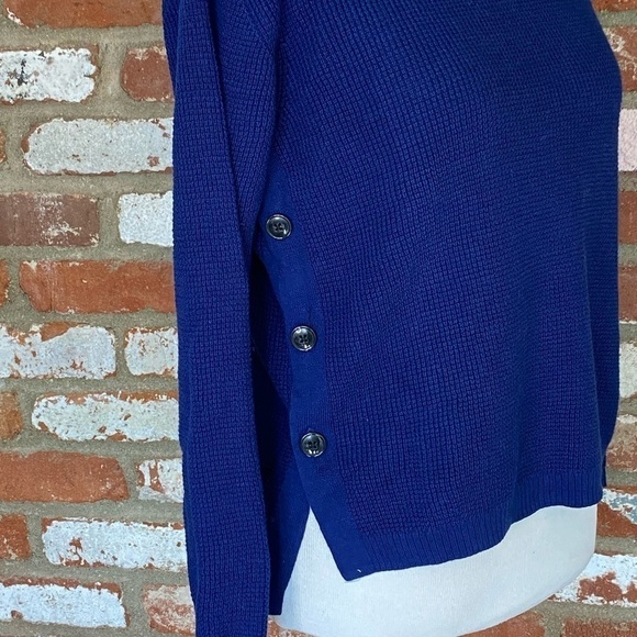 1.State blue crew neck sweater with side buttons pull over Size XS - Picture 3 of 8